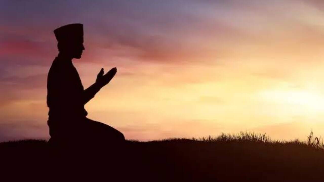 Sabar dalam Berdoa Ilustrasi tentang pentingnya sabar dalam berdoa dan tidak tergesa-gesa dalam mengharapkan jawaban